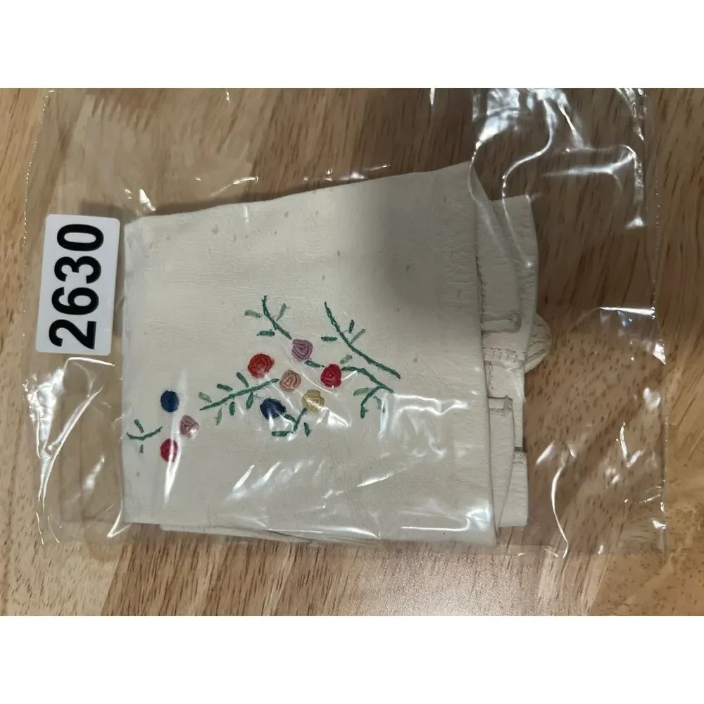 Vintage Dainty Leather Gloves White w Embroidered Floral Small JL